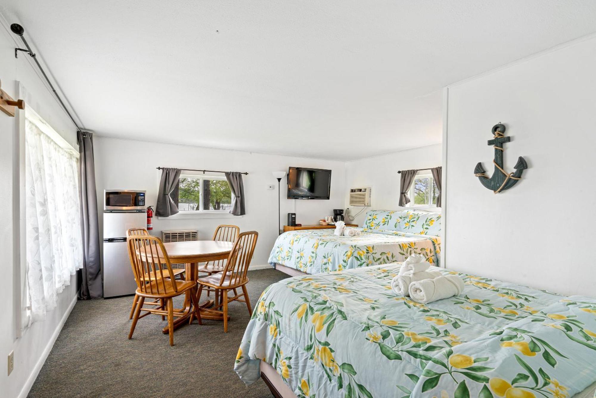 Motel South Arm Retreats East Jordan Exteriér fotografie